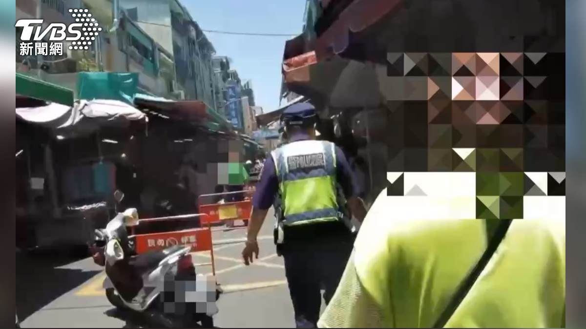 顧客懷疑是老闆娘動手腳,氣得報警處理,警方已依竊盜罪受理此案,由於竊盜罪屬於公訴罪,將由檢警進一步釐清事發原因。(圖/TVBS)