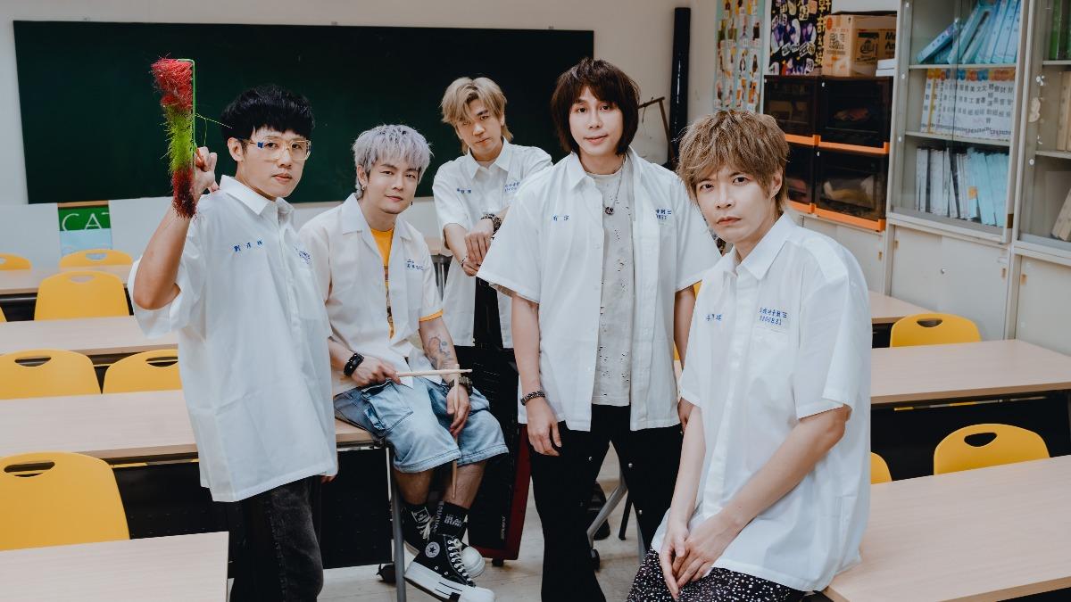 八三夭18歲了！鬆口將送上「重磅驚喜」　加碼穿制服演出