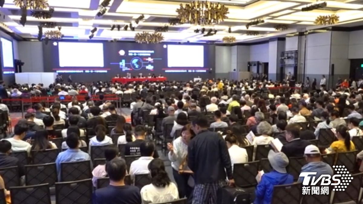 上百位股東前來台積電股東會。(圖/TVBS)