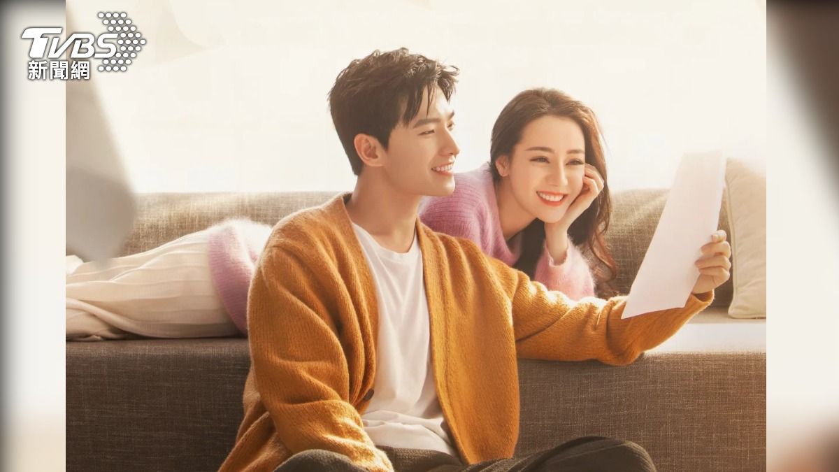 由中國大陸人氣演員楊洋、迪麗熱巴主演的經典愛情劇《你是我的榮耀》。（圖／微博＠你是我的榮耀官微）