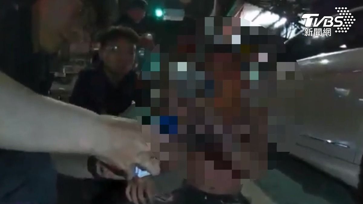 徐男經毒品唾液快篩呈現「依託咪酯」及「安非他命」雙重陽性反應,涉嫌毒後駕車。(圖/TVBS)