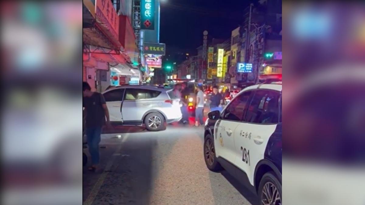 警方排除駕駛毒駕酒駕,疑下班太累失控撞店家。(畫面翻攝/Threads)
