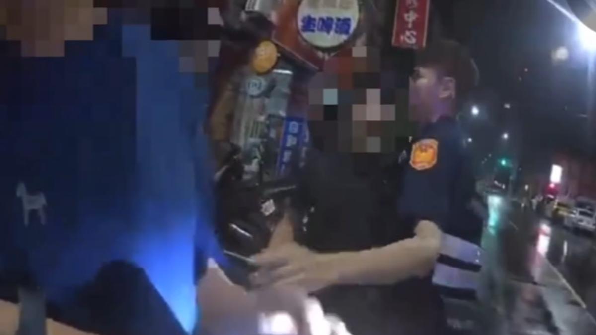 熱炒店一行8人鬥毆遭逮捕。（圖／TVBS）