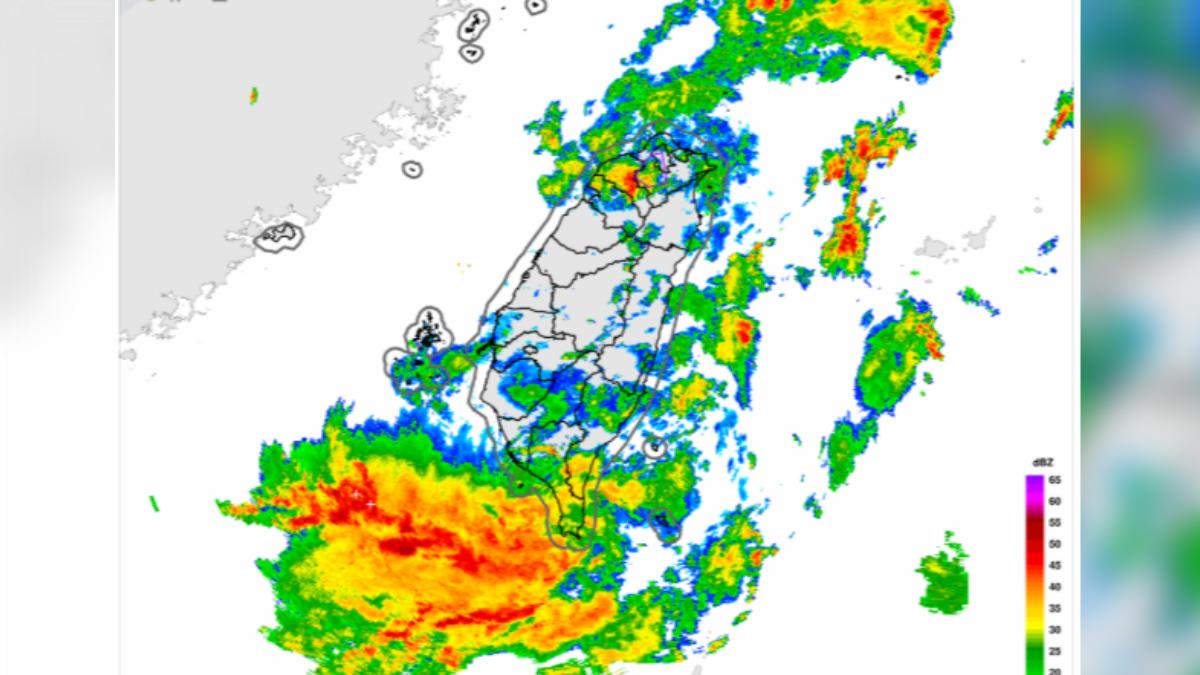 天氣／雨來快躲！雙北桃園大雷雨狂炸1.5小時　山區留意溪水暴漲