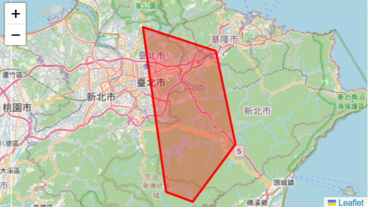 天氣／雨來了！北市7區、新北6區列暴雨警戒　石碇坪林防溪水暴漲