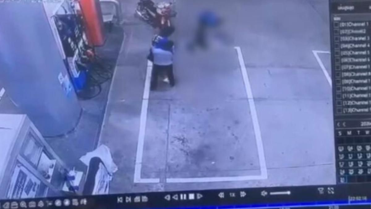 死者父親透過監視器畫面發現女兒遭男友毆打昏厥。　（圖／翻攝自The Pattaya News）