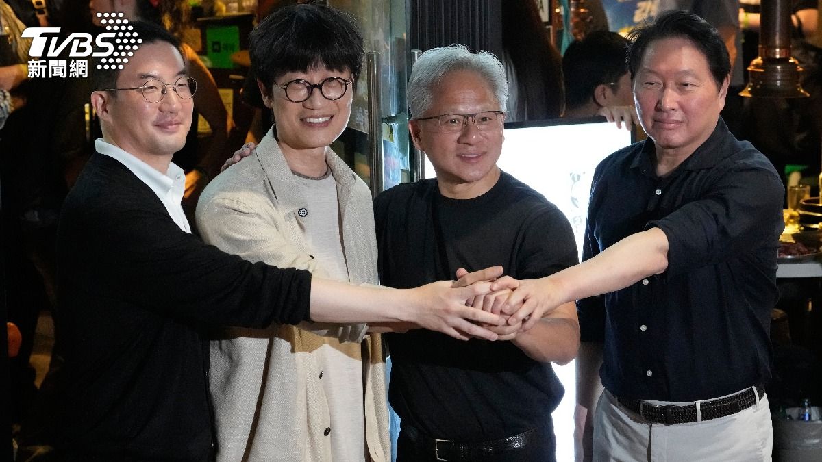 輝達執行長黃仁勳與南韓多家企業集團執行長共進晚餐。(圖/達志影像美聯社)