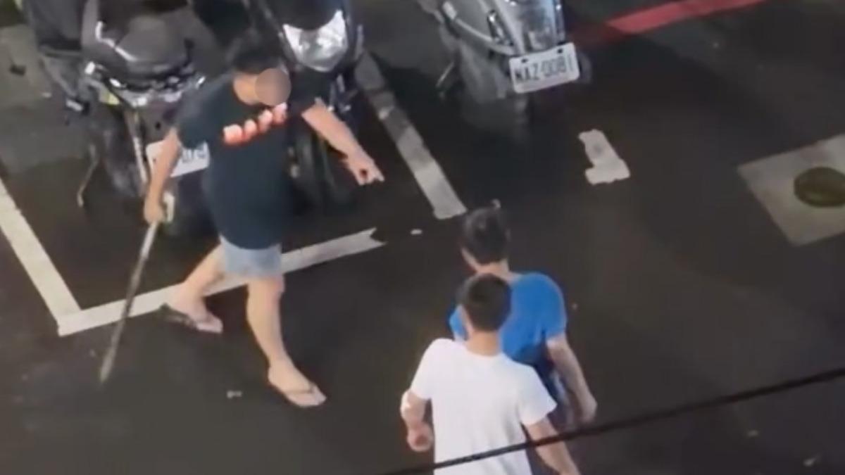 酒後「昂聲」被霸凌!新莊男遭友持金屬傘架猛K 警速逮3嫌