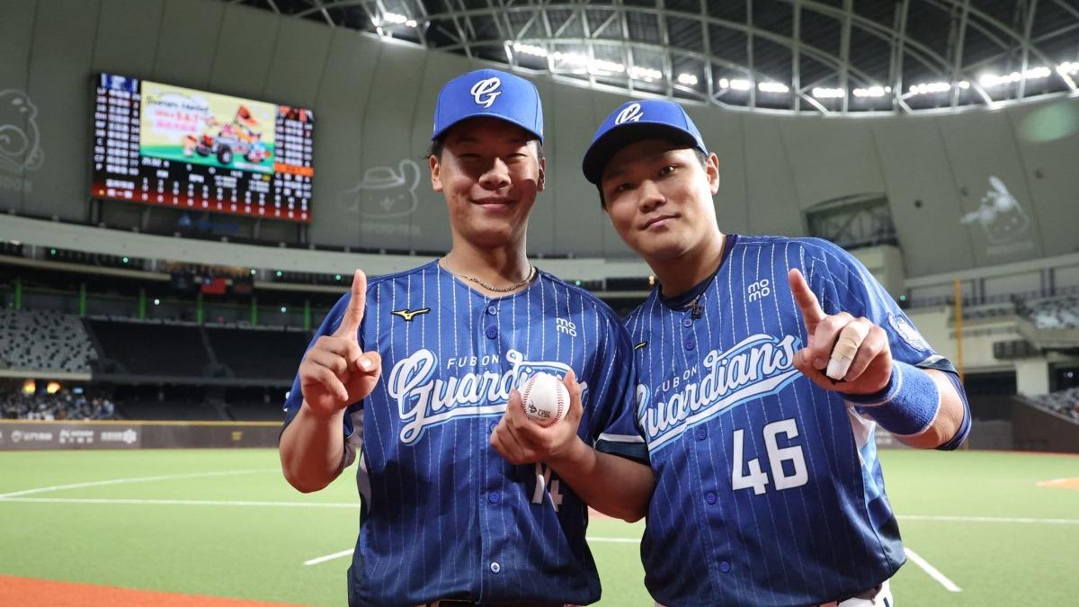 捕手張育豪是去年中職選秀富邦悍將首輪選進好手。（圖／翻攝自富邦悍將臉書）