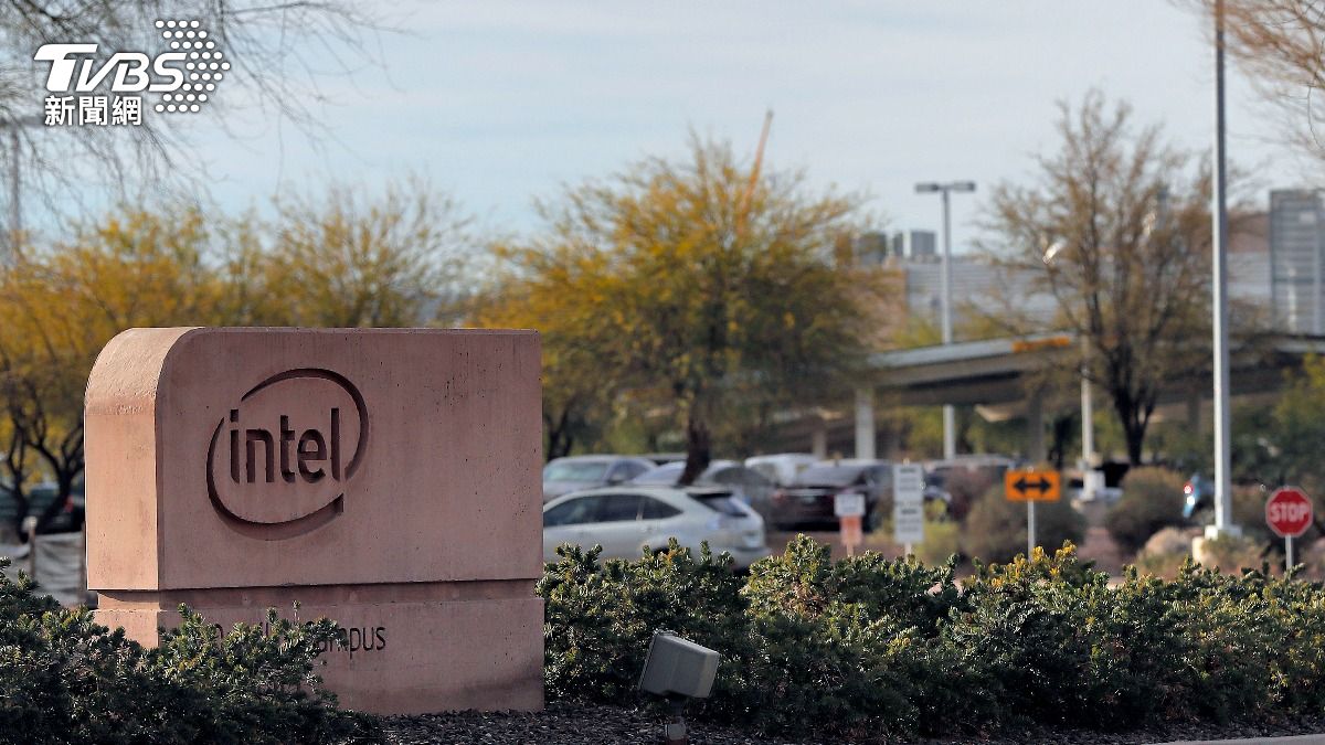 英特爾(Intel)位在錢德勒的晶片廠。(圖/達志影像美聯社)