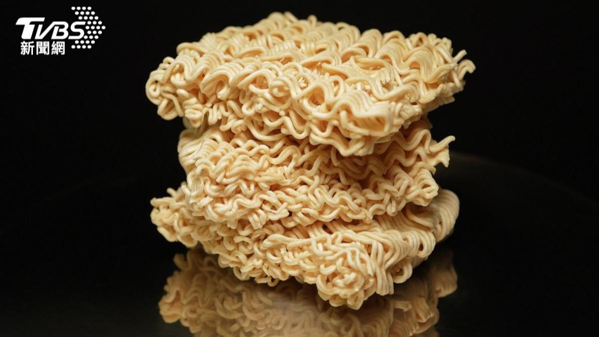 泡麵熱量是冬粉5倍!營養師曝麵食熱量炸彈:隱藏地雷是這款