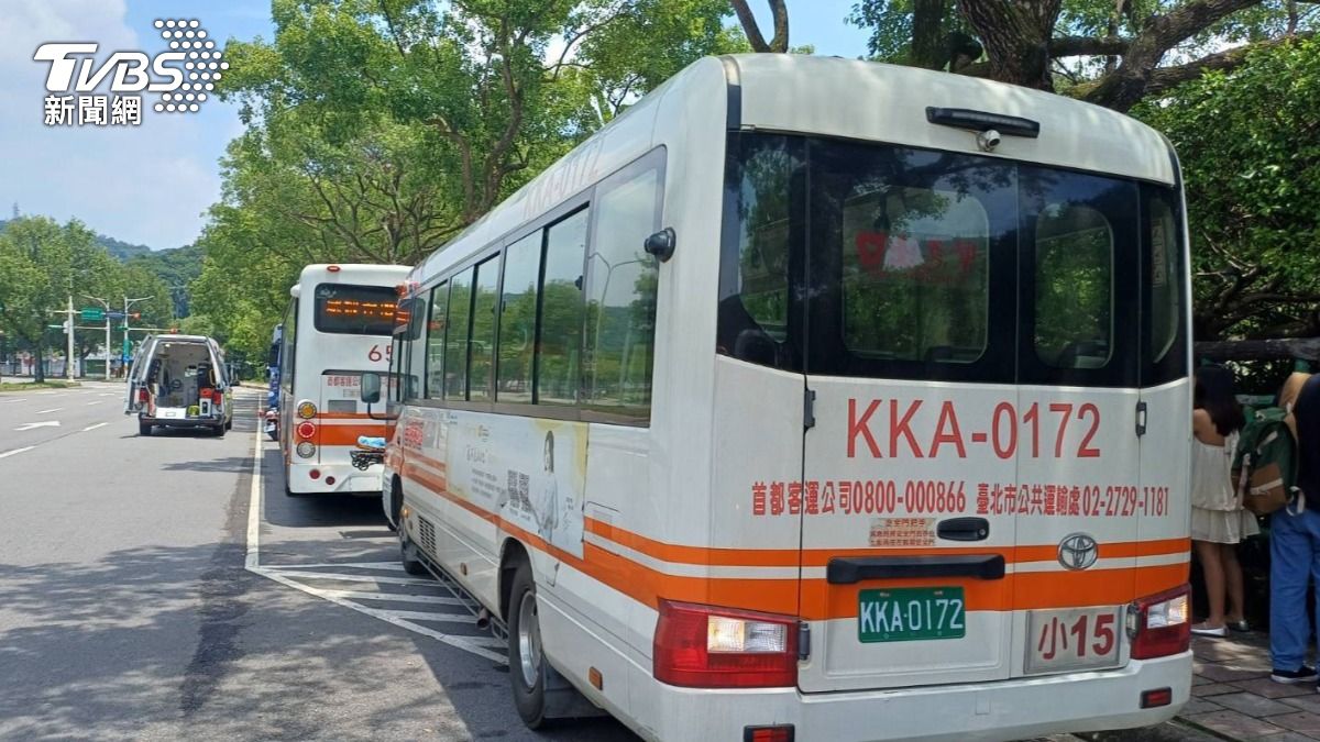 快訊/北市士林公車、巴士車禍 8人受傷送醫