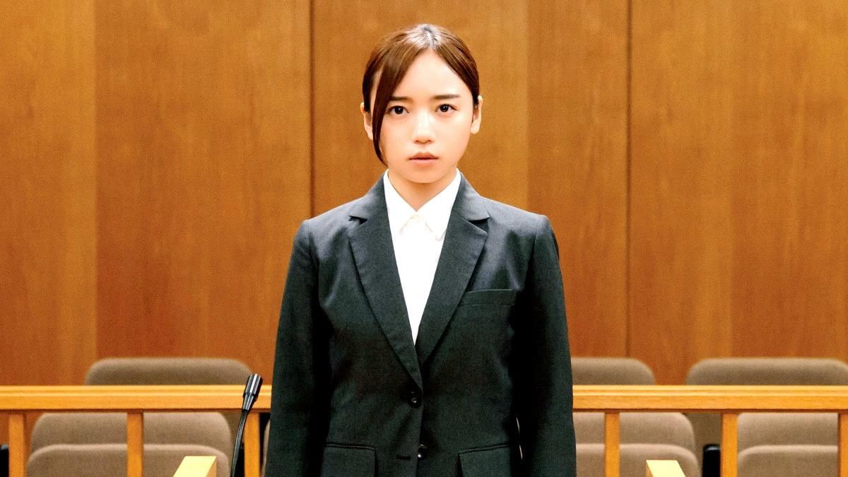 齊藤京子在法庭戲中靜謐、強烈的堅定眼神,讓日本女導早川千繪都深深被震撼。(圖/海鵬提供)