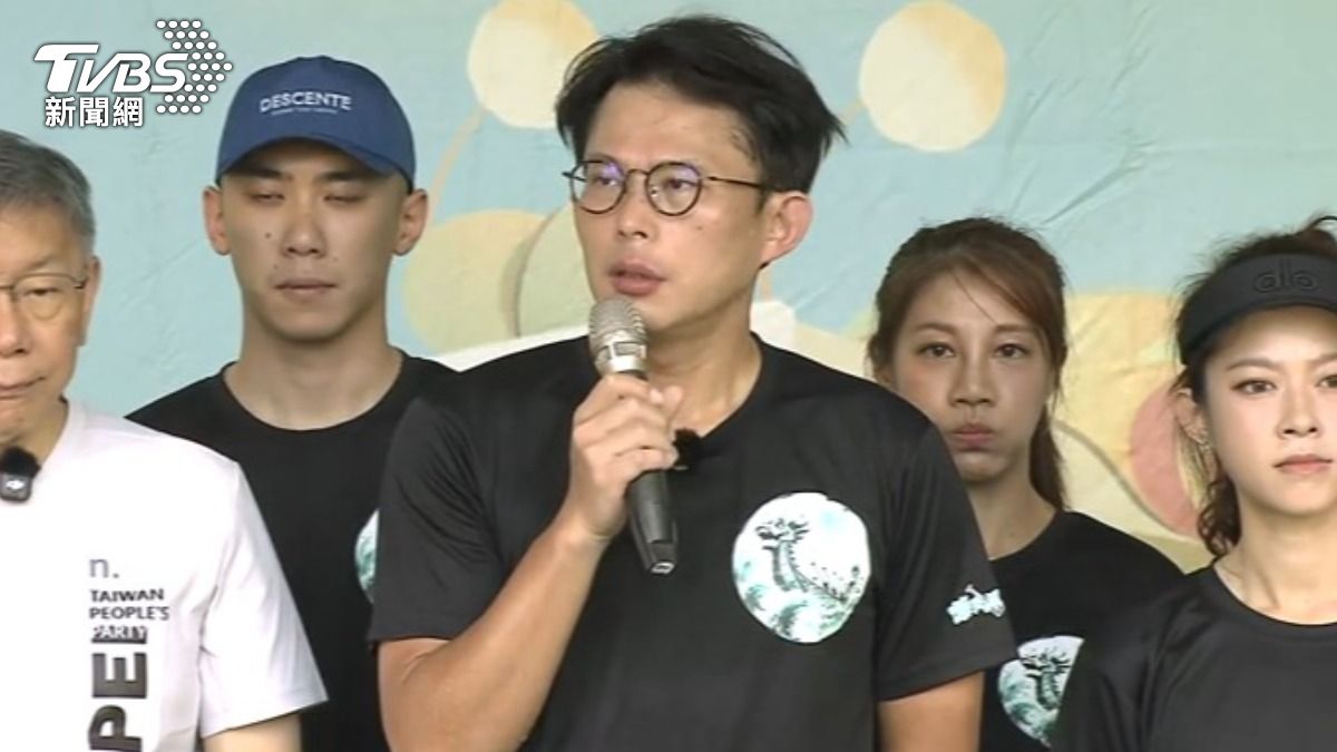 民眾黨主席黃國昌對此表示,針對緩刑及易服社會勞動者的參選資格,白營與藍營已有共識。(圖/TVBS)