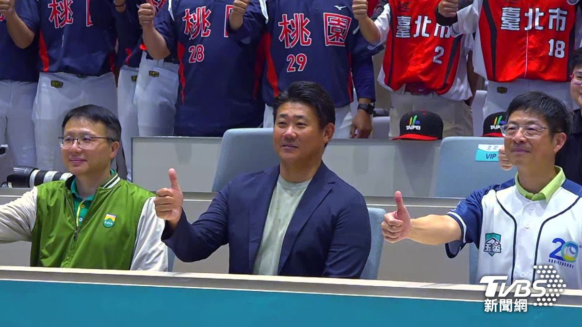 松坂大輔勉勵台灣棒球小將。(圖/TVBS)