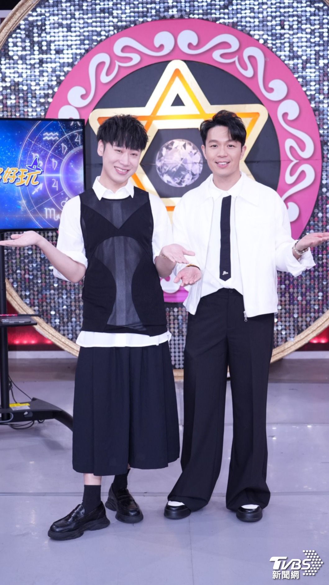 小賴和湯鎮瑋搭檔主持《命運好好玩》。(圖/趙世平攝)