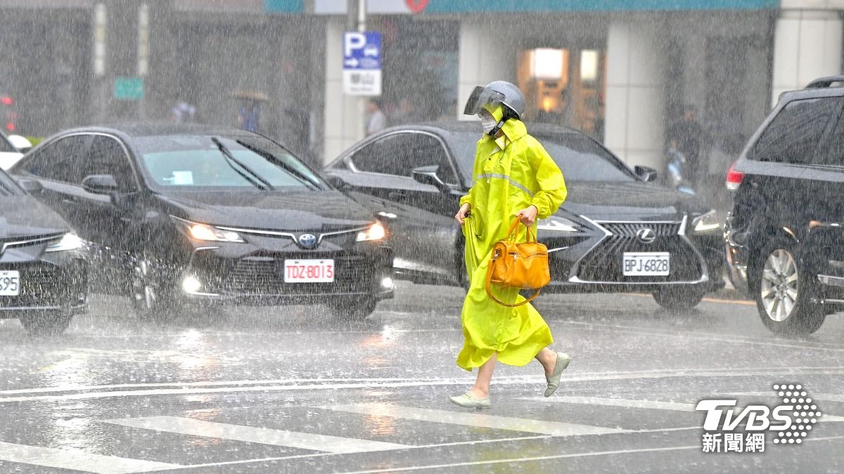 梅雨季快發霉!中醫曝「濕邪上身」5症狀 這樣吃甩水腫