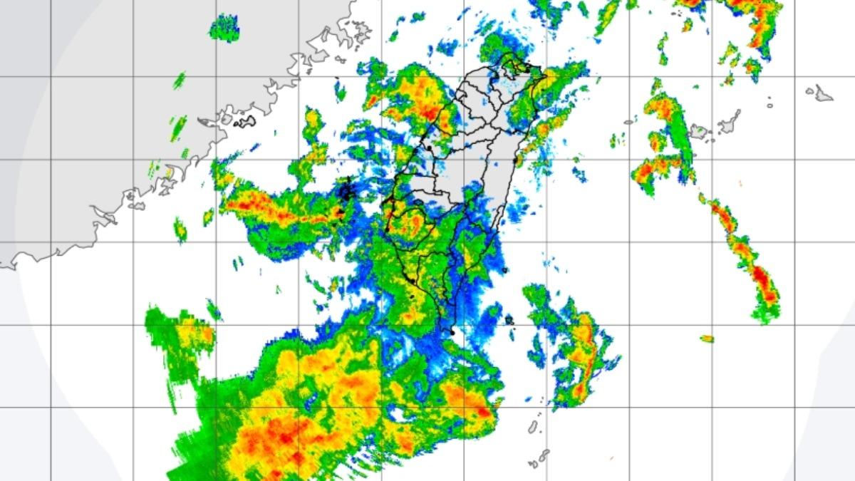 天氣/南部當心!滯留鋒面+西南氣流開炸 鄭明典示警「晚點開始」
