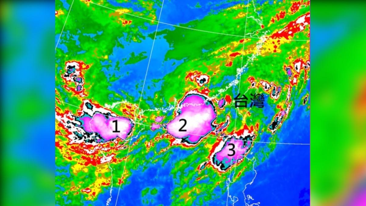 天氣/致災級雲團現蹤!面積恐比台灣還大 鄭明典曝豪雨變數
