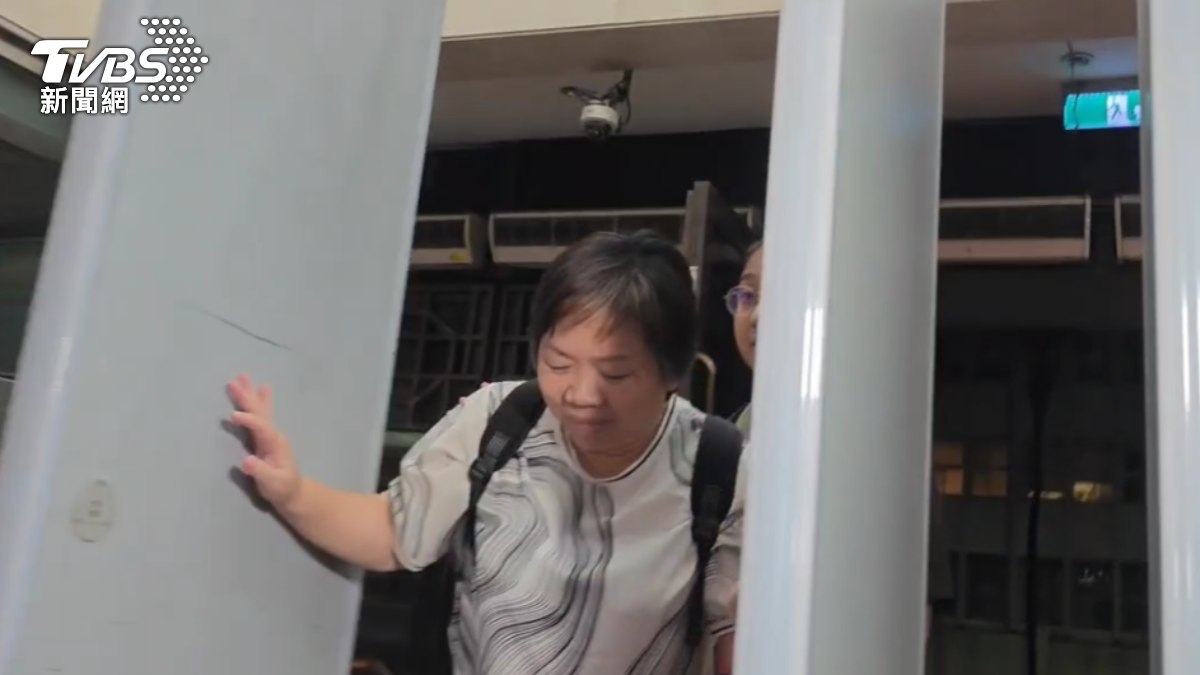 華訊電能吸金核心成員張錦珠因違反銀行法遭檢方聲押禁見。(圖/TVBS)