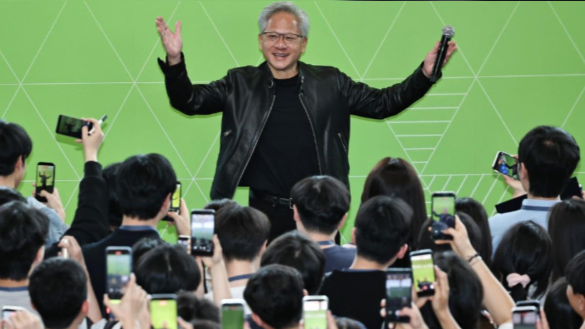 自封「K-Jensen」!黃仁勳現身首爾大:超羨慕你們在這時代畢業