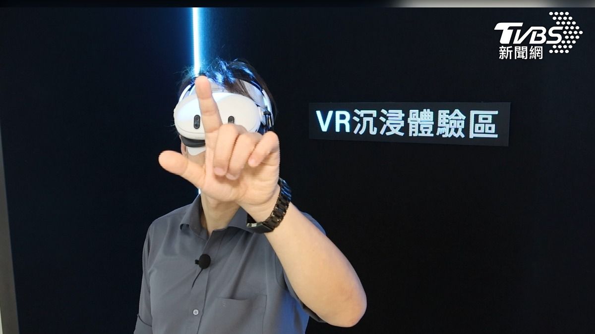 電梯的VR沉浸體驗區(圖/TVBS)