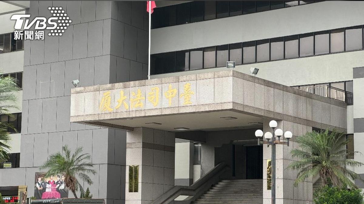 補教狼師誘騙女學生「體驗豐胸」卻趁機偷拍　判賠50萬元