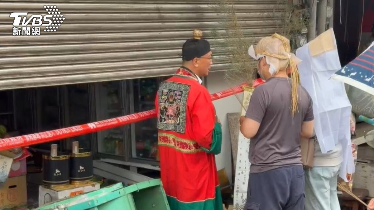 新竹麵包店夫妻睡夢中遭倒牆奪命　兒女返氣爆現場哀戚招魂