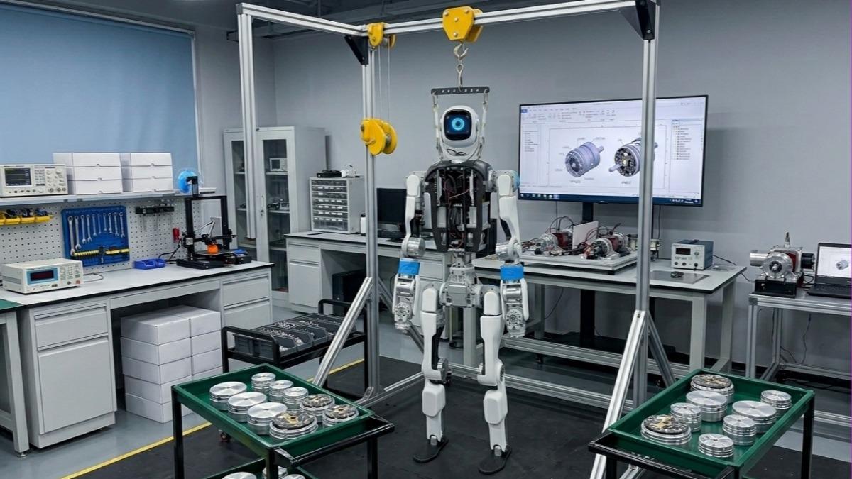凱鈺推出首款人形機器人,整合 AI、高階製造、仿生結構與感測技術的智慧載體。(圖/凱鈺提供)