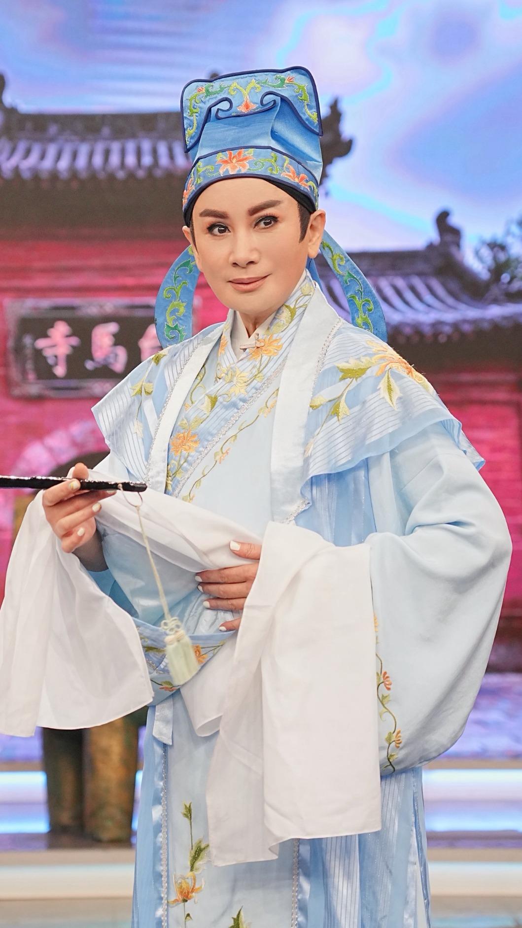 陳亞蘭化身《唐伯虎點秋香》中的主角唐伯虎,俊美形象令人驚豔。(圖/華視提供)