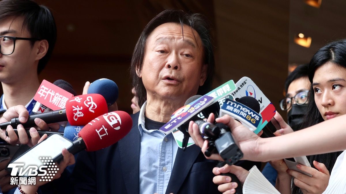 王世堅認為，鄭朝方家族深耕新竹30年，不是其他黨派臨時組隊就能扭轉選情。（圖／華子琛攝）