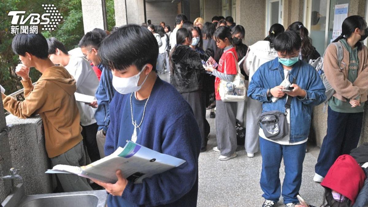 明天放榜！大學申請入學5.4萬名額　9點起可查榜