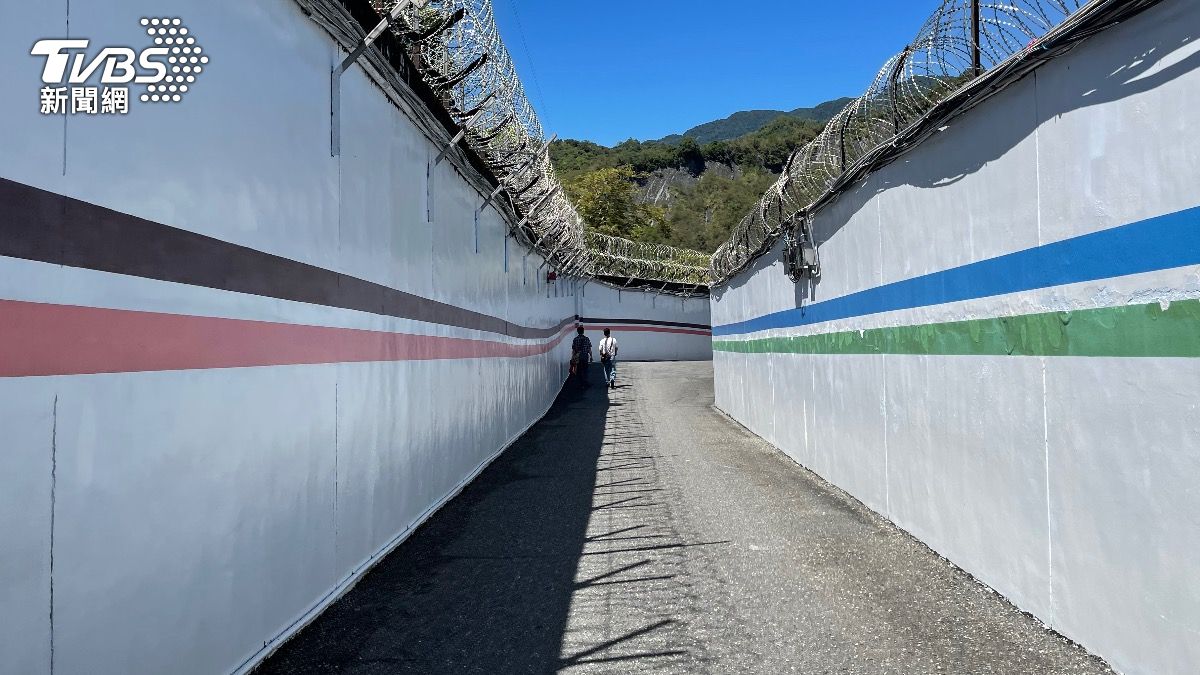 體恤受刑人辛勞!私授四支菸 泰源獄警「代價」超慘烈