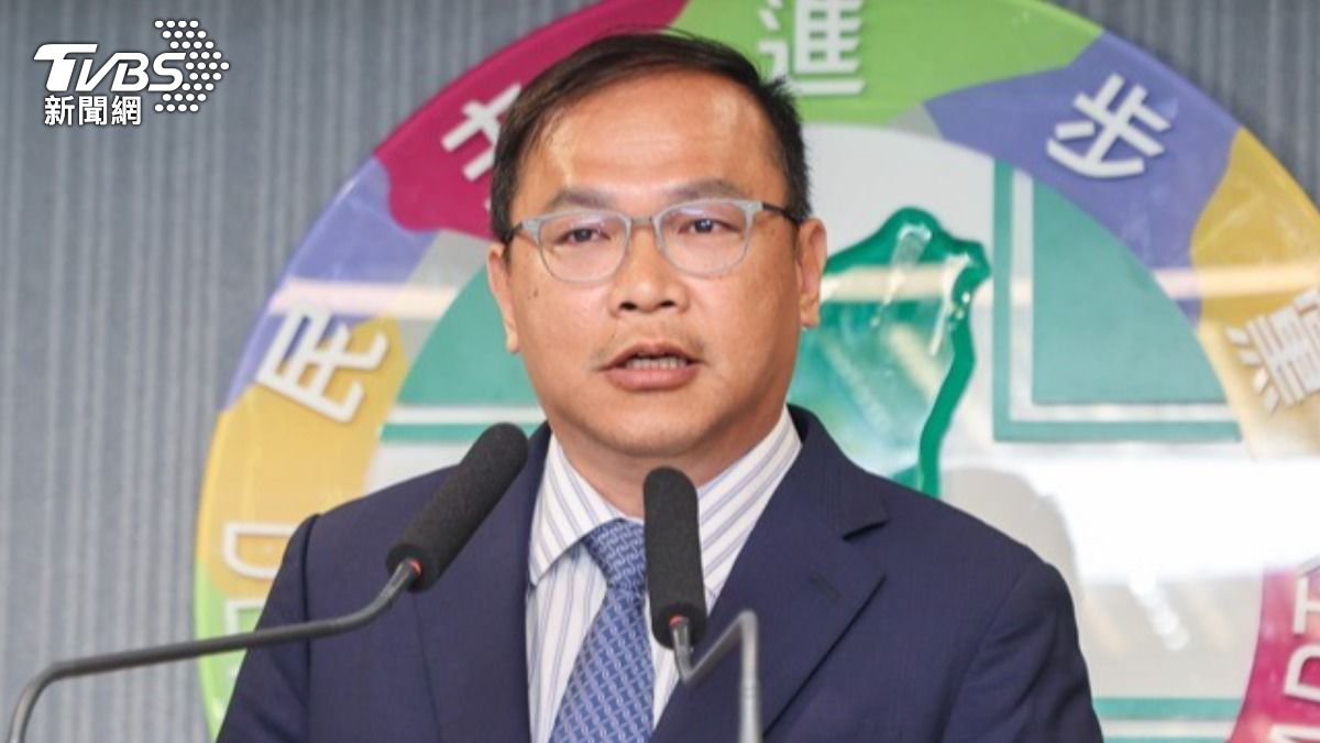 親藍粉專喊「拒投秦慧珠」 王義川聲援阿珠姐:都是臭卒仔不用怕