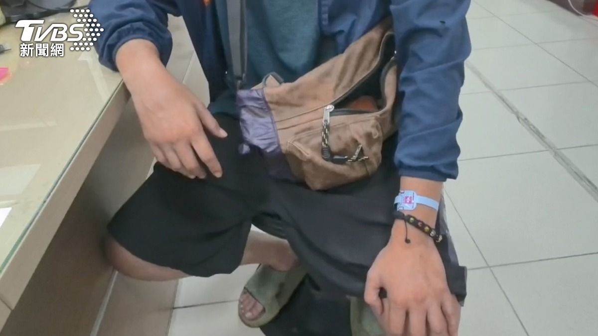 聯結車駕駛胡男還原生死瞬間。(圖/TVBS)
