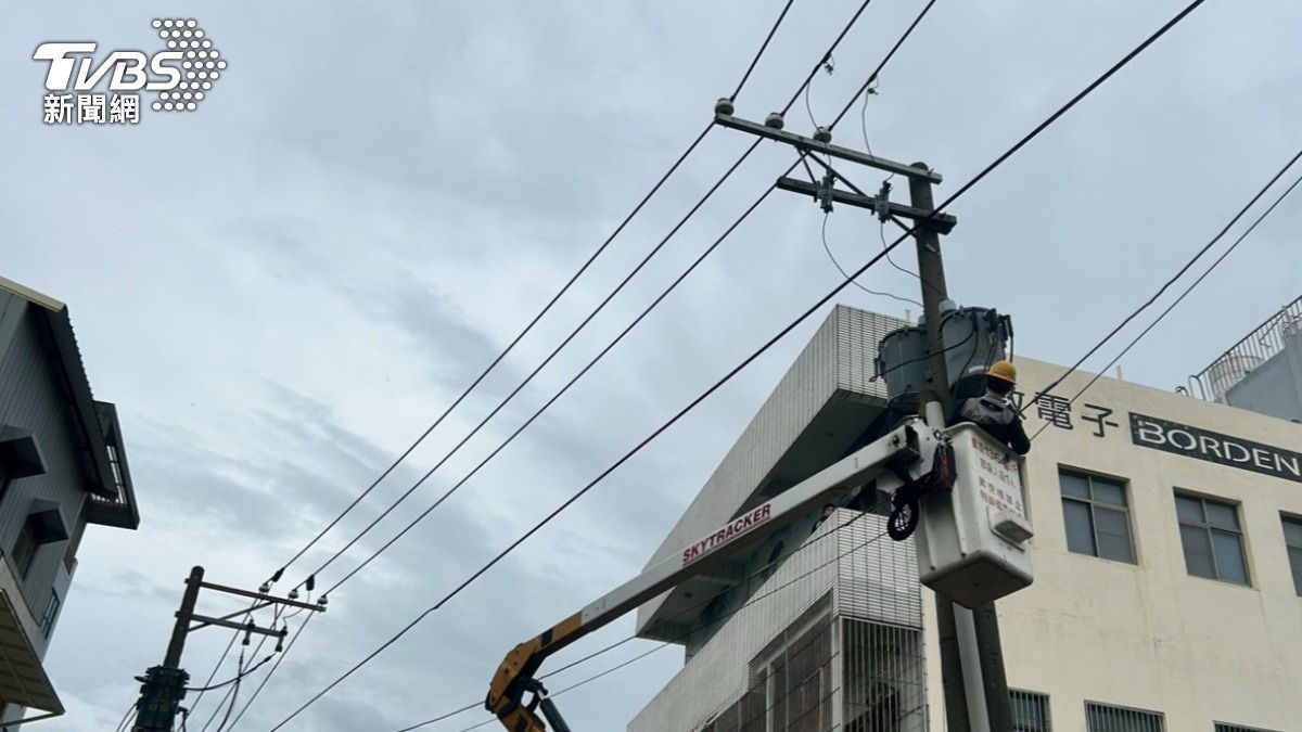 鼓山區、三民區4056戶受影響。(圖/TVBS)