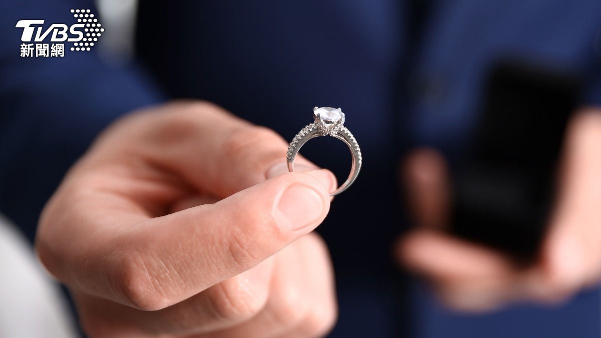 同學會驚覺「大家都結婚」！30歲單身女超焦慮　過來人齊勸1事