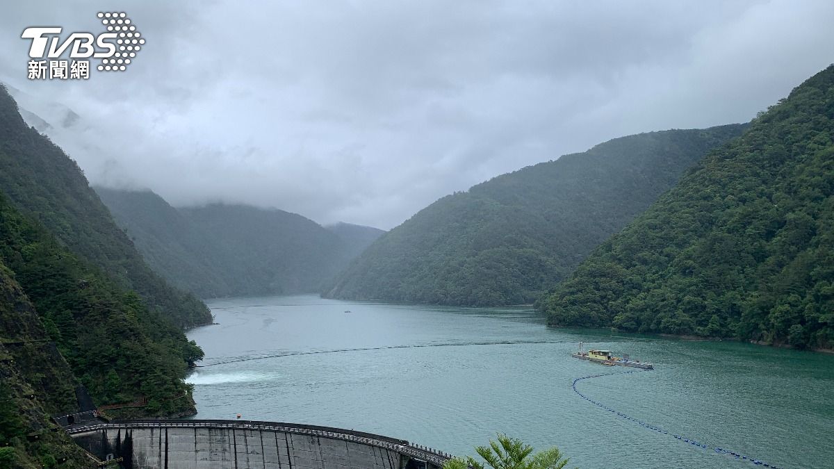 德基水庫蓄水率破表。（圖／TVBS）