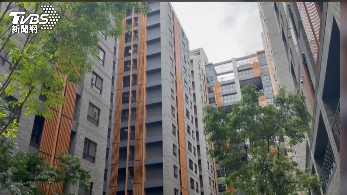恐怖!中市社宅女住戶房門貓眼遭反裝 隱私恐全都露