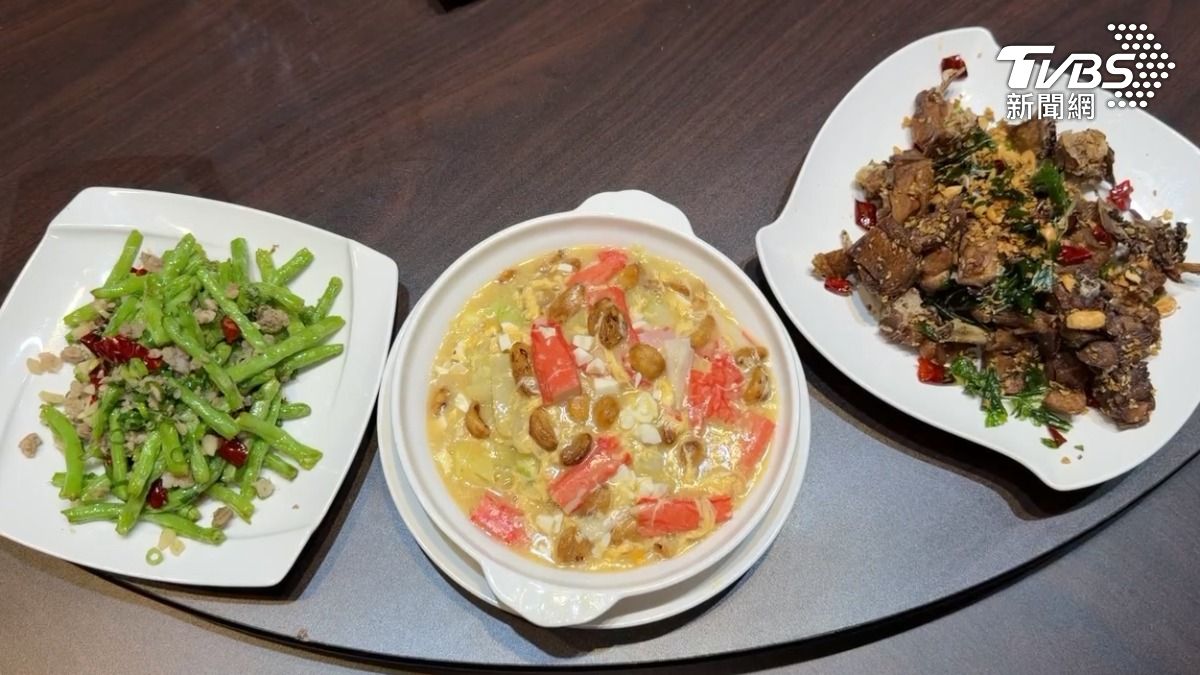 點招牌香酥鴨卻吃出火氣!屏東一家熱炒店爆結帳糾紛,2700算成4千,事後業者道歉退款(圖/TVBS)