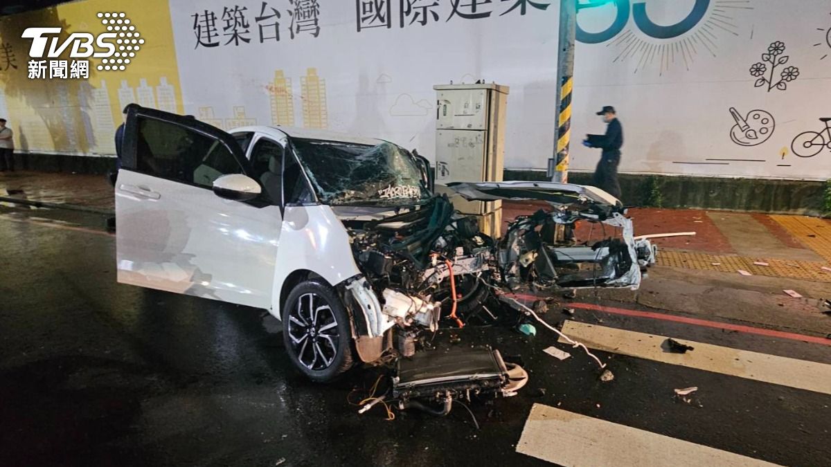 桃園警追嫌犯撞車!民眾驚嚇:3人躺地CPR、其中1人腿斷「沒了」