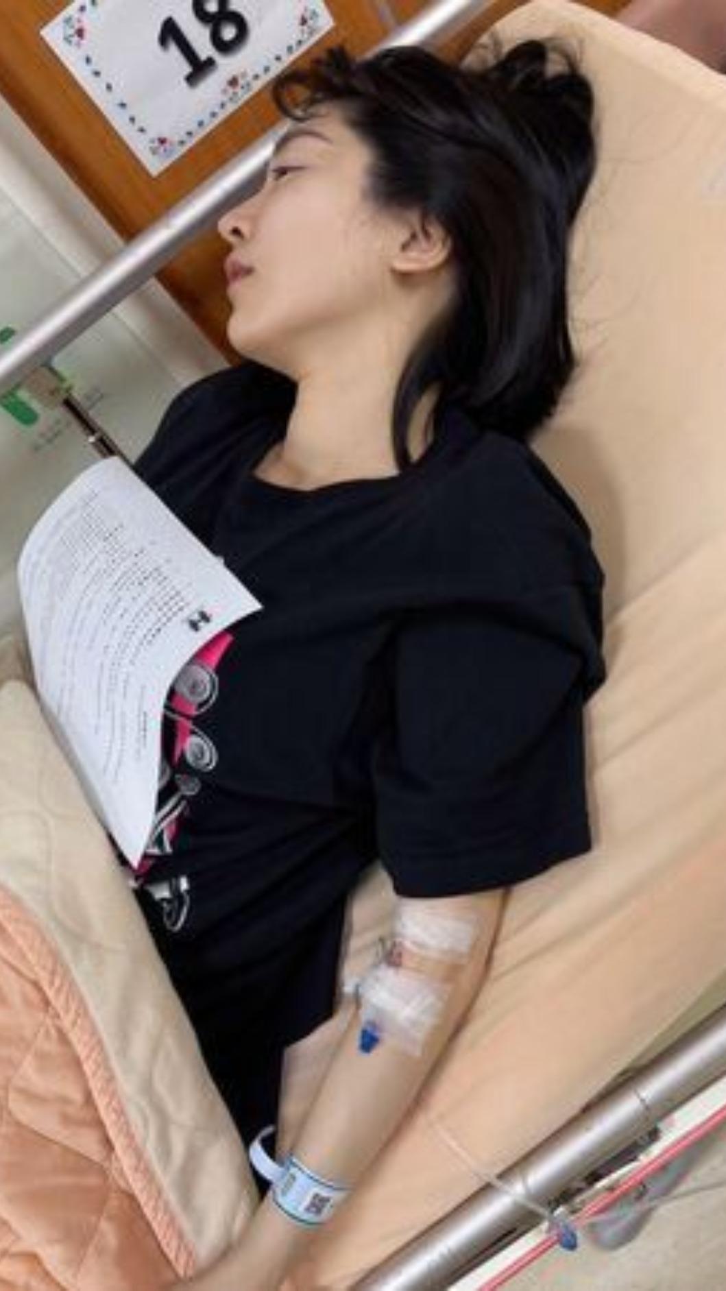 婷婷因急性腸胃炎送醫。(圖/翻攝自臉書)