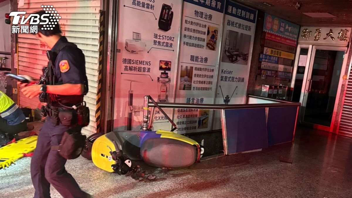 新北女酒駕上路！騎車衝撞警局旁騎樓　手腳骨折送醫