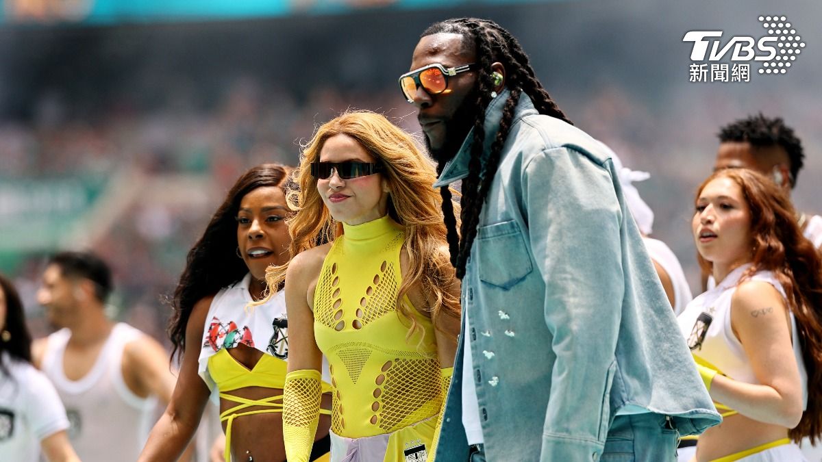夏奇拉（Shakira）及奈及利亞歌手伯納男孩（Burna Boy）。(圖／達志影像路透社)