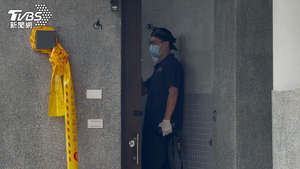 台東千萬公廁驚魂! 中年男「褲脫一半」慘死 嚇壞路人