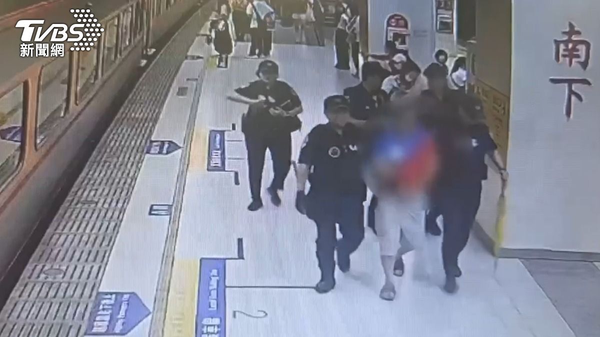 持悠遊卡越級搭自強號!「國旗男」拒補票被請下車竟暴怒襲警