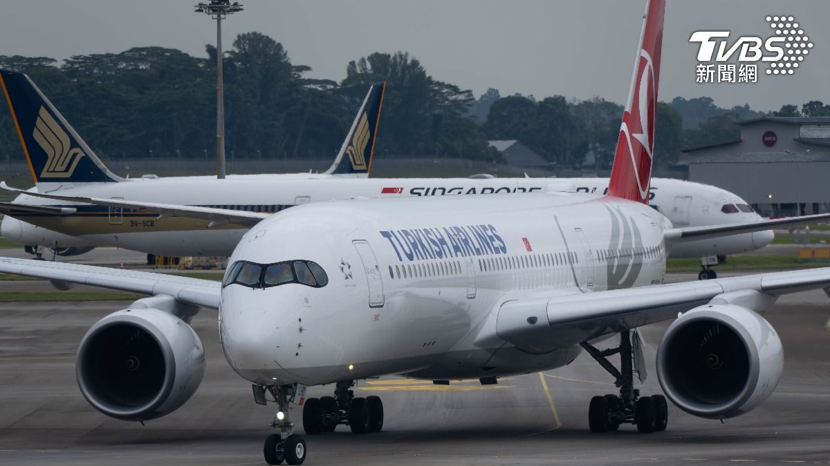 土航客機降落撞雷達桿!機身破大洞氧氣面罩全掉 267名乘客嚇死