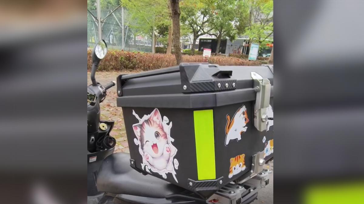 「暗器」頻傷人，騎士建議這款「伸縮」置物架。（圖threads／a080080520）