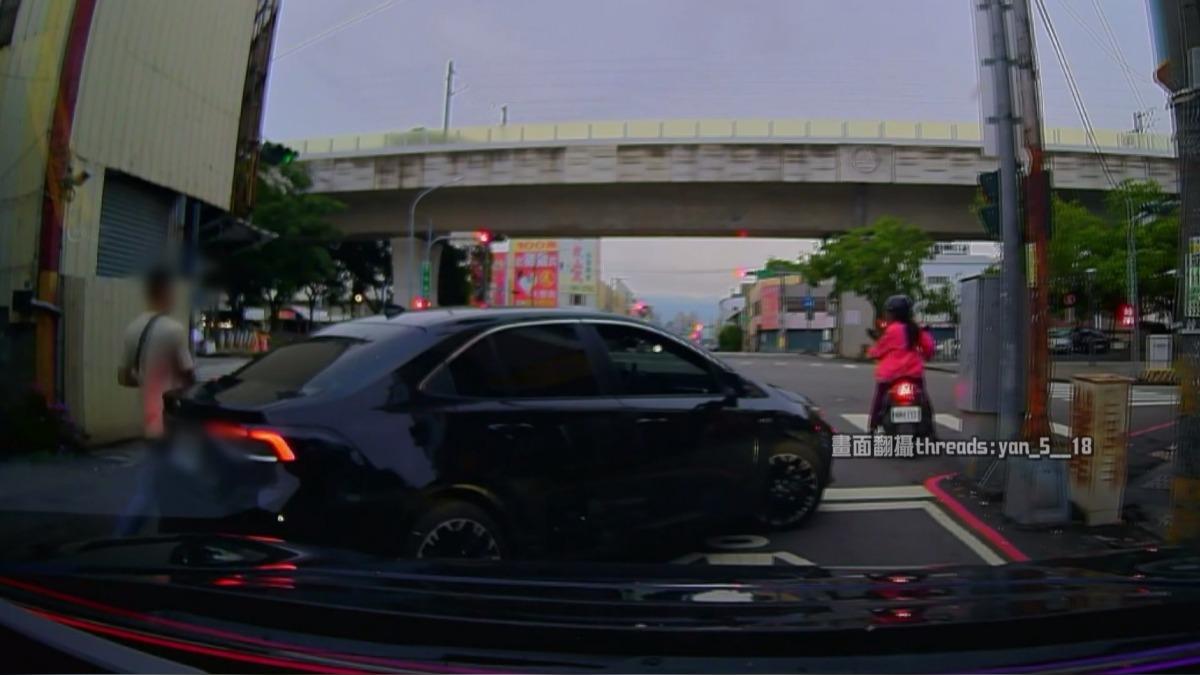 台中男超商休息「多看一眼」慘被盯上 遭尾隨攔車質問:做虧心事?。(圖/Threads yan_5__18)