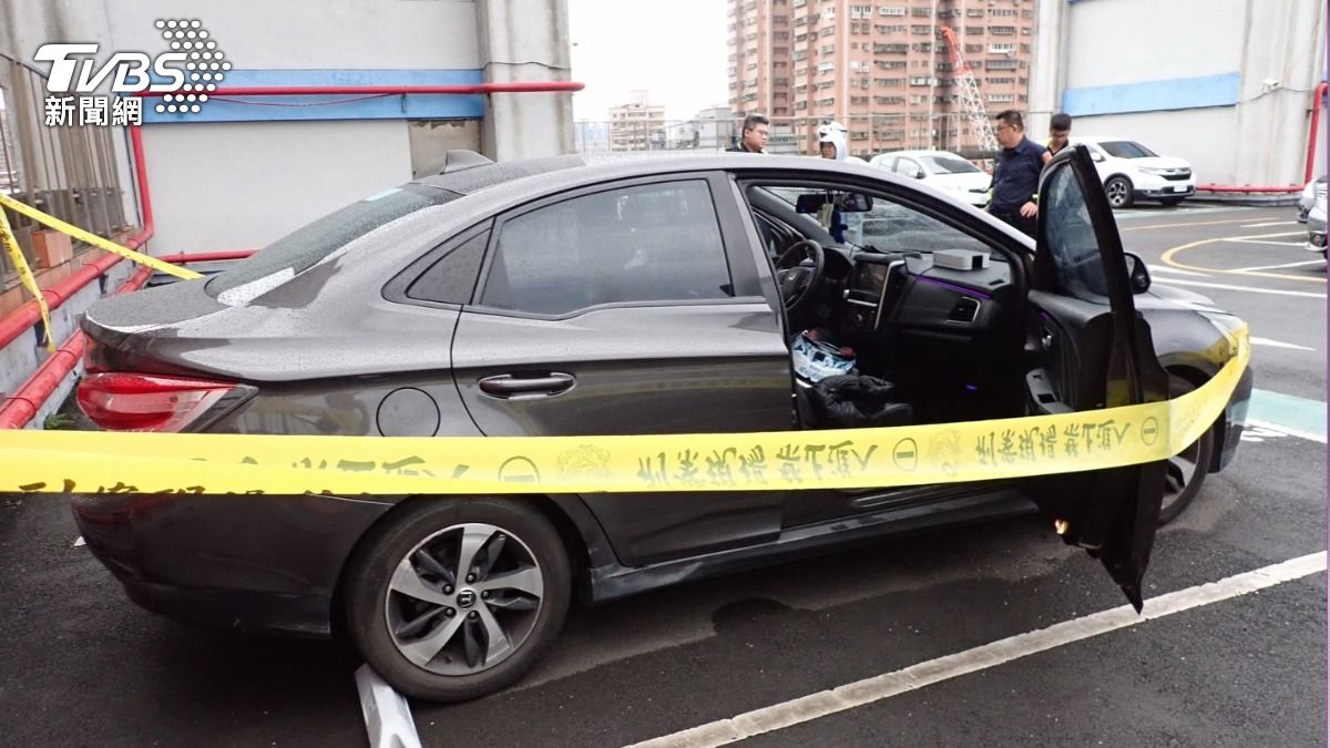 傳訊都沒回!土城19歲男停車場離奇死亡 女友開車門崩潰